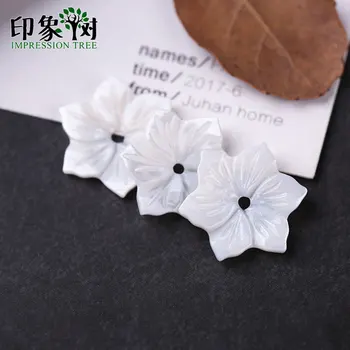 5kusů 17mm Carven Bílá Shell 3D Šesti okvětními Lístky Květ Korálky Čistě Přírodní Perleť Flower Korálky DIY Výrobu Šperků 19053