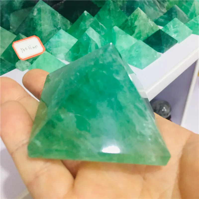 4cm přírodní kámen zelený fluorit, křemen aura pyramida léčba 0
