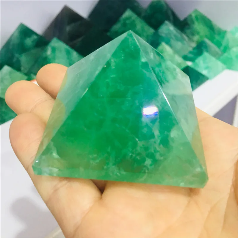 4cm přírodní kámen zelený fluorit, křemen aura pyramida léčba 4