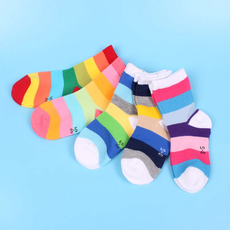 5 Párů / Lot Dívky Chlapce Ponožky rainbow color fotbal ponožky dětské Pruhované Bavlněné dětské zimní teplé ponožky děti ponožky 2-12y 1