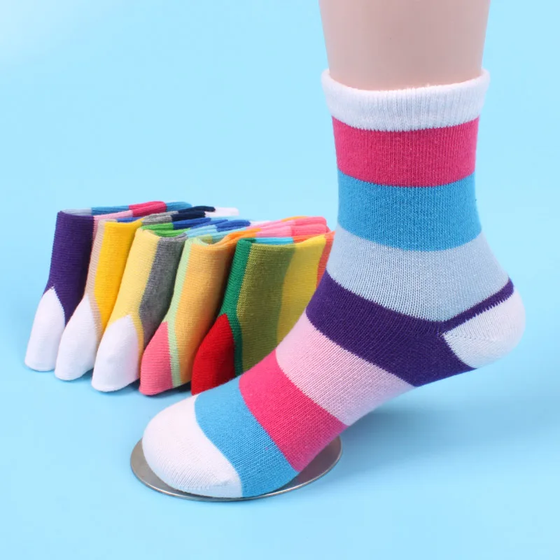 5 Párů / Lot Dívky Chlapce Ponožky rainbow color fotbal ponožky dětské Pruhované Bavlněné dětské zimní teplé ponožky děti ponožky 2-12y 2