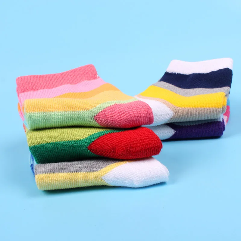 5 Párů / Lot Dívky Chlapce Ponožky rainbow color fotbal ponožky dětské Pruhované Bavlněné dětské zimní teplé ponožky děti ponožky 2-12y 4
