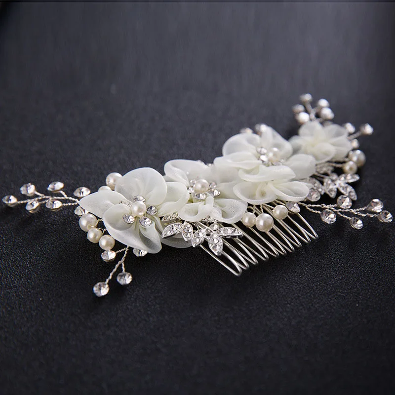 Korejský Módní Bílé Květinové Crystal Simulované Pearl Přilby Hřebeny Na Vlasy Sponky Do Vlasů Nevěsty Svatební Svatební Závoj, Dekorace, Šperky 3