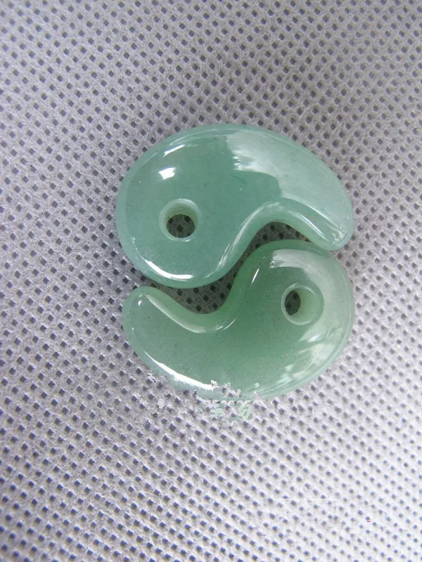 Zelená avanturinem Magatama Šintoismus amulet přívěsek 1